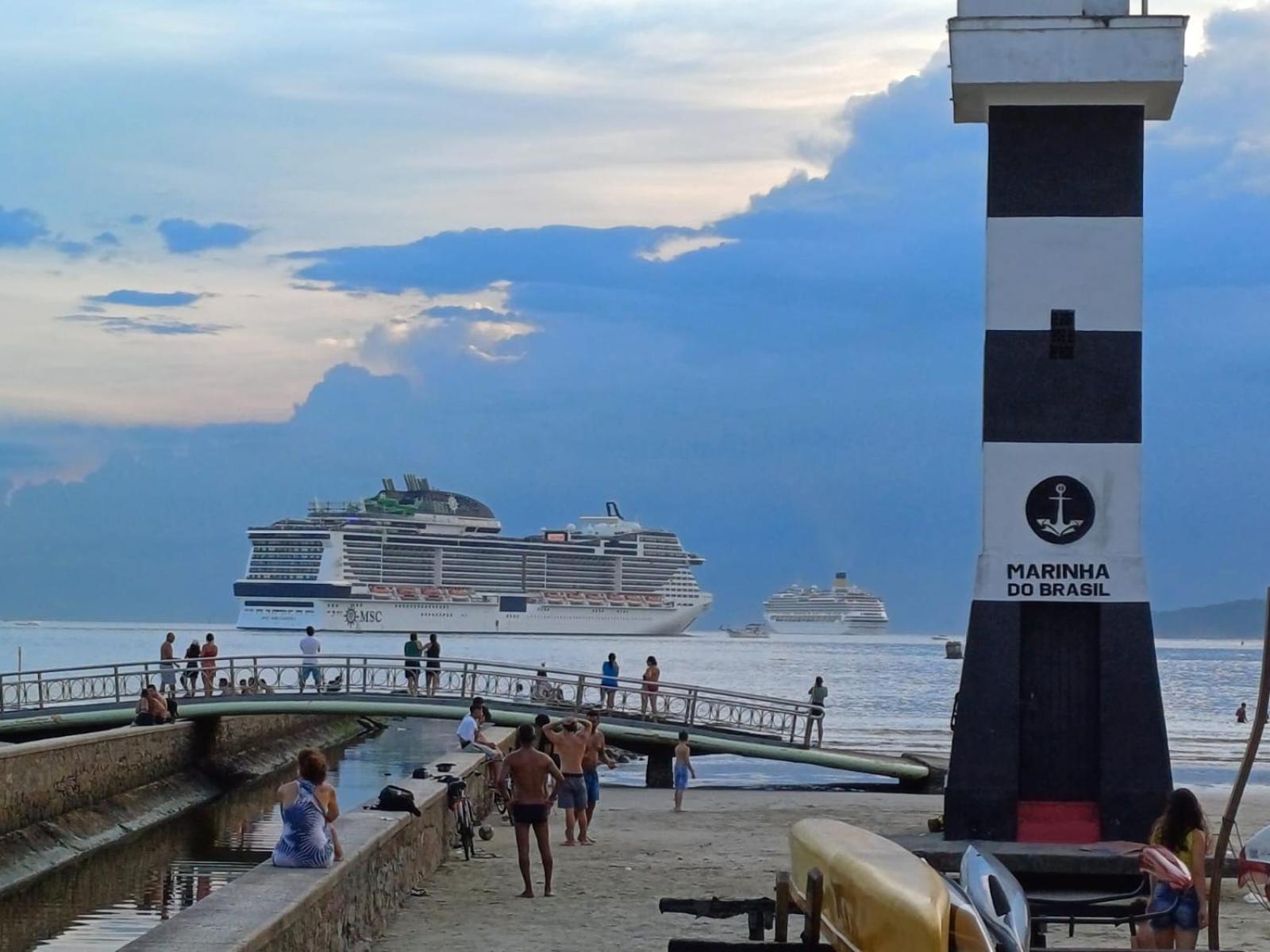 Kitnet Simples Na Ponta Da Praia ,Santos, A Uma Quadra Da Praia, Proximo Ao Aquario Exterior foto